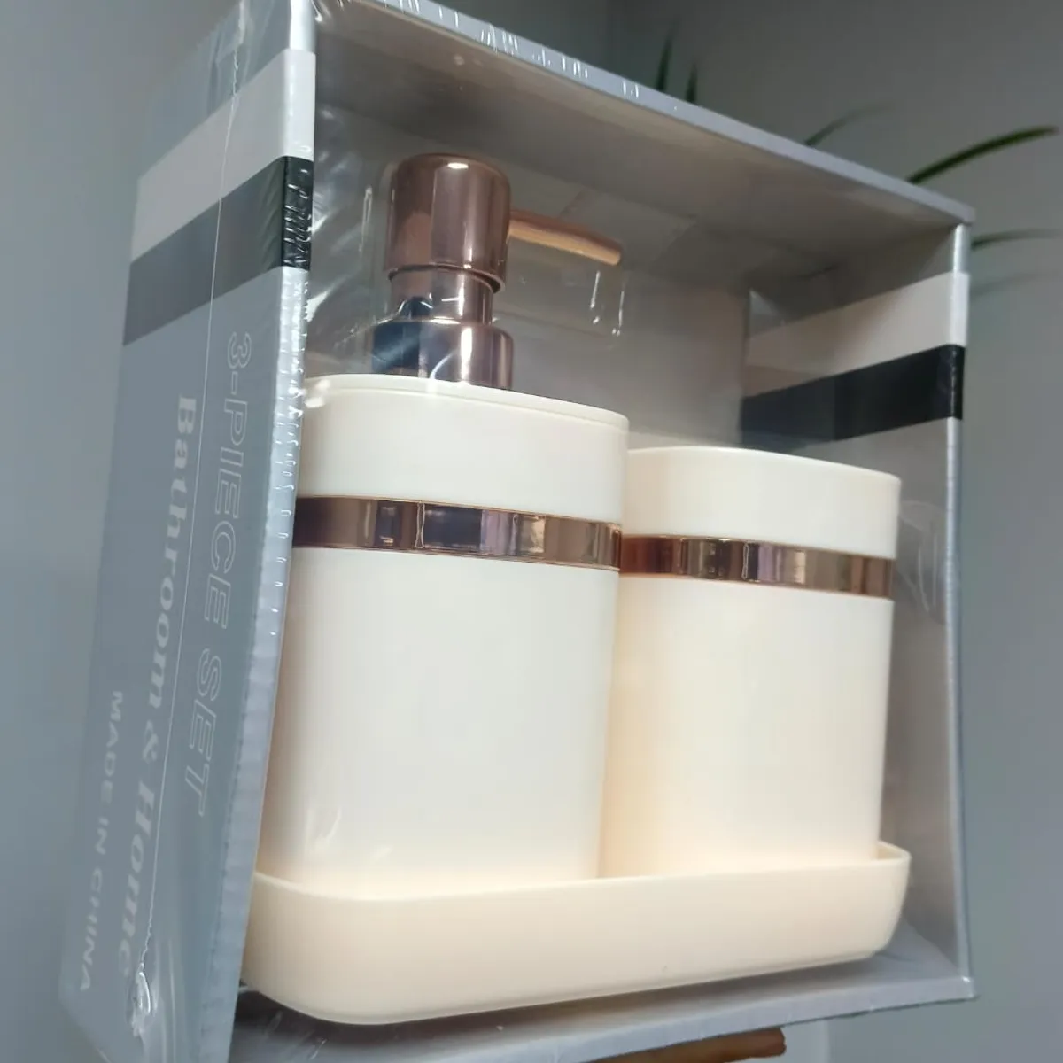 GENERICO - SET DE BAÑO ELEGANTE