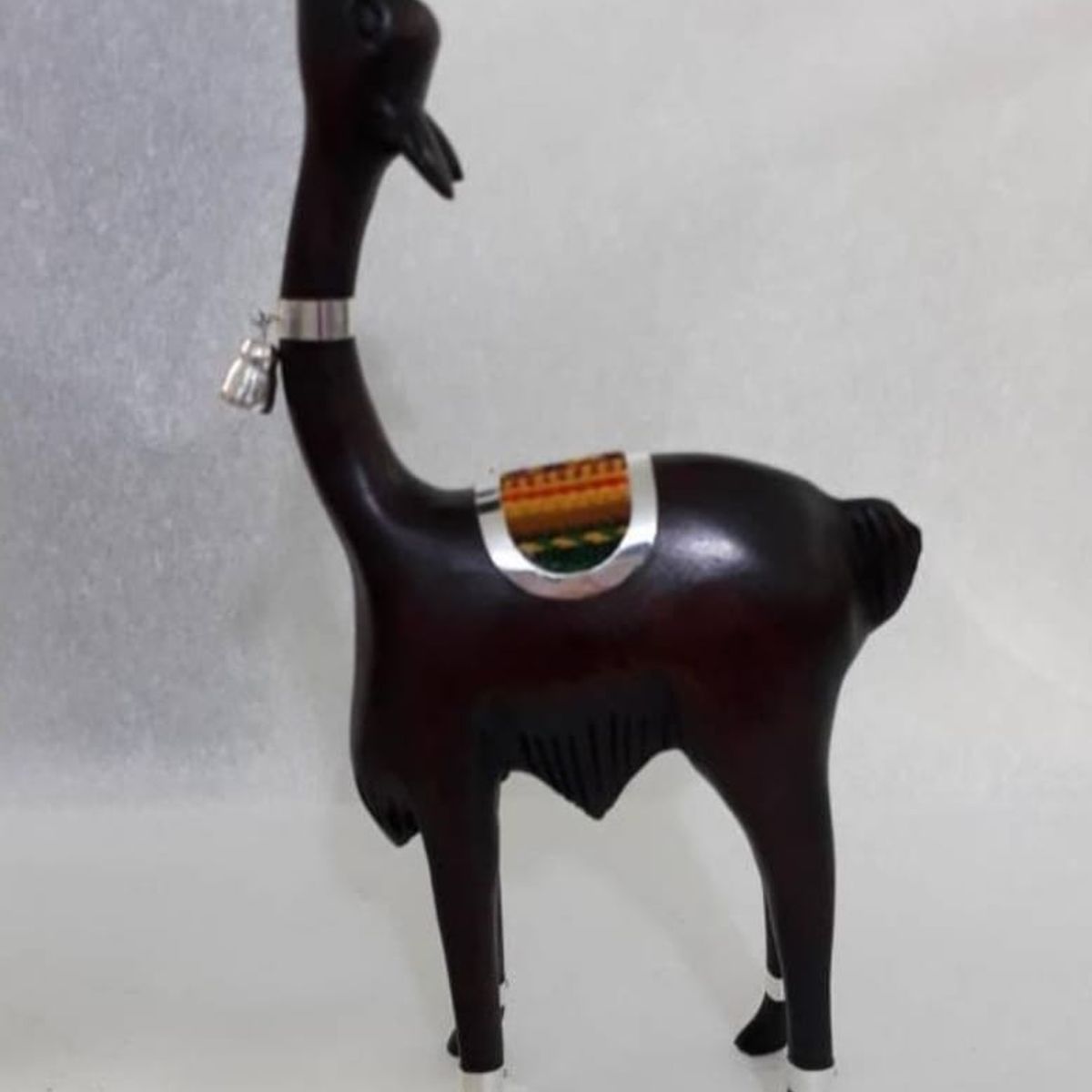 PERU - Adorno decorativo vicuña de madera telar andino y plat 950 de 17 cm