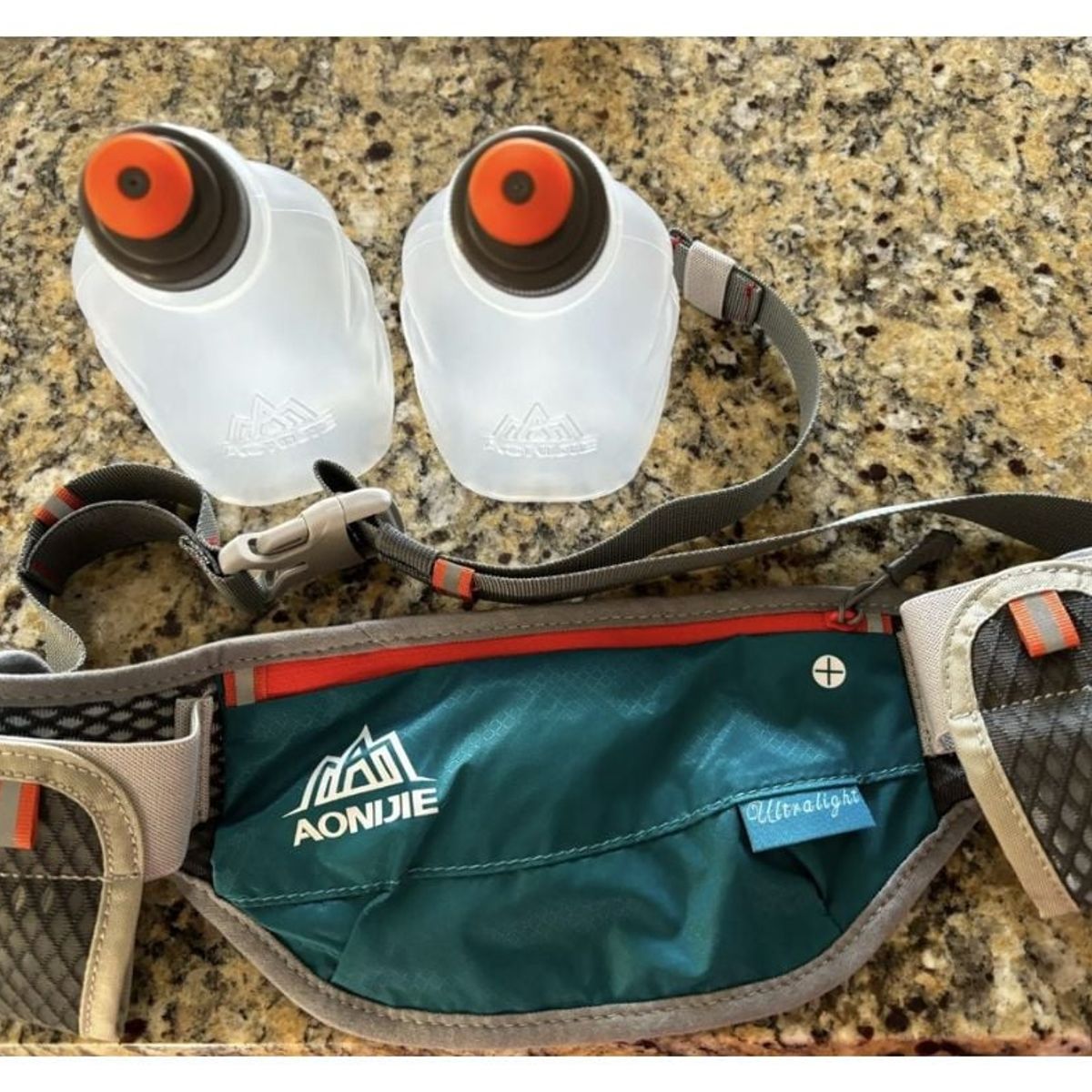 GENERICO - Canguro de Hidratación con Dos Botellas de agua 250ml