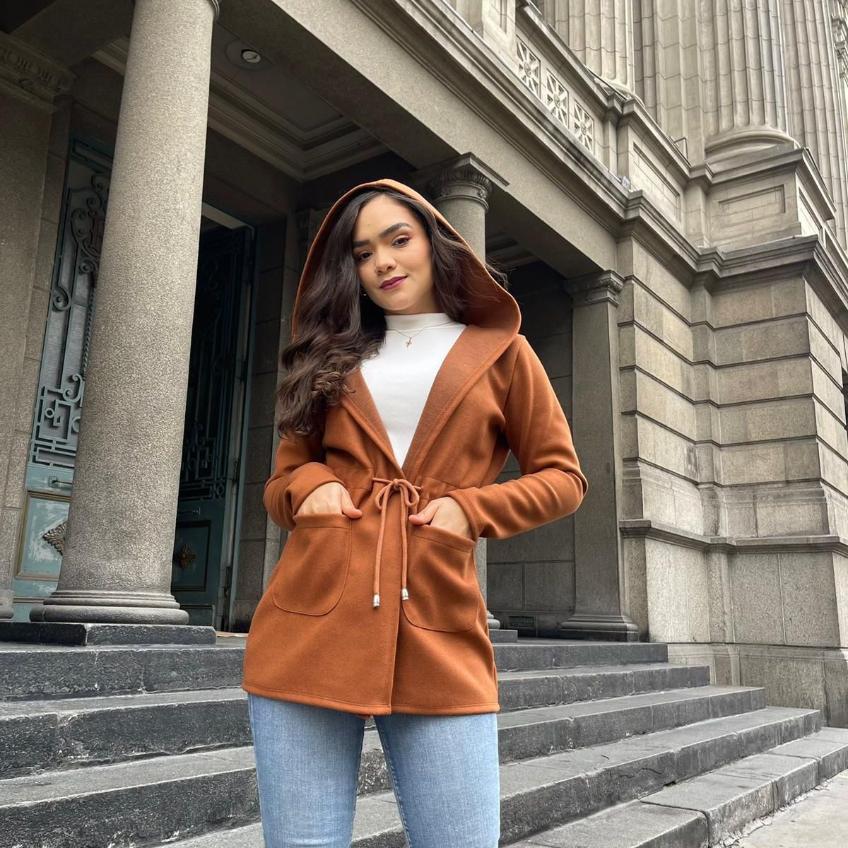 ALLEZ COLLECTION - CAPA CON CAPUCHA  VERSATIL PARA MUJER