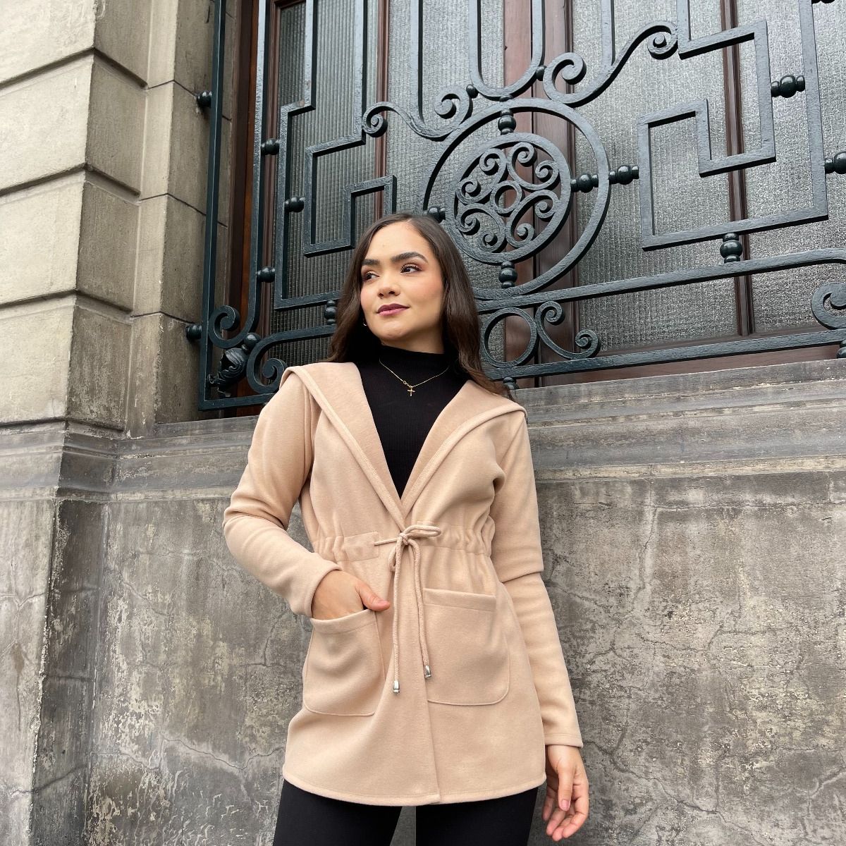 ALLEZ COLLECTION - CAPA CON CAPUCHA  VERSATIL PARA MUJER