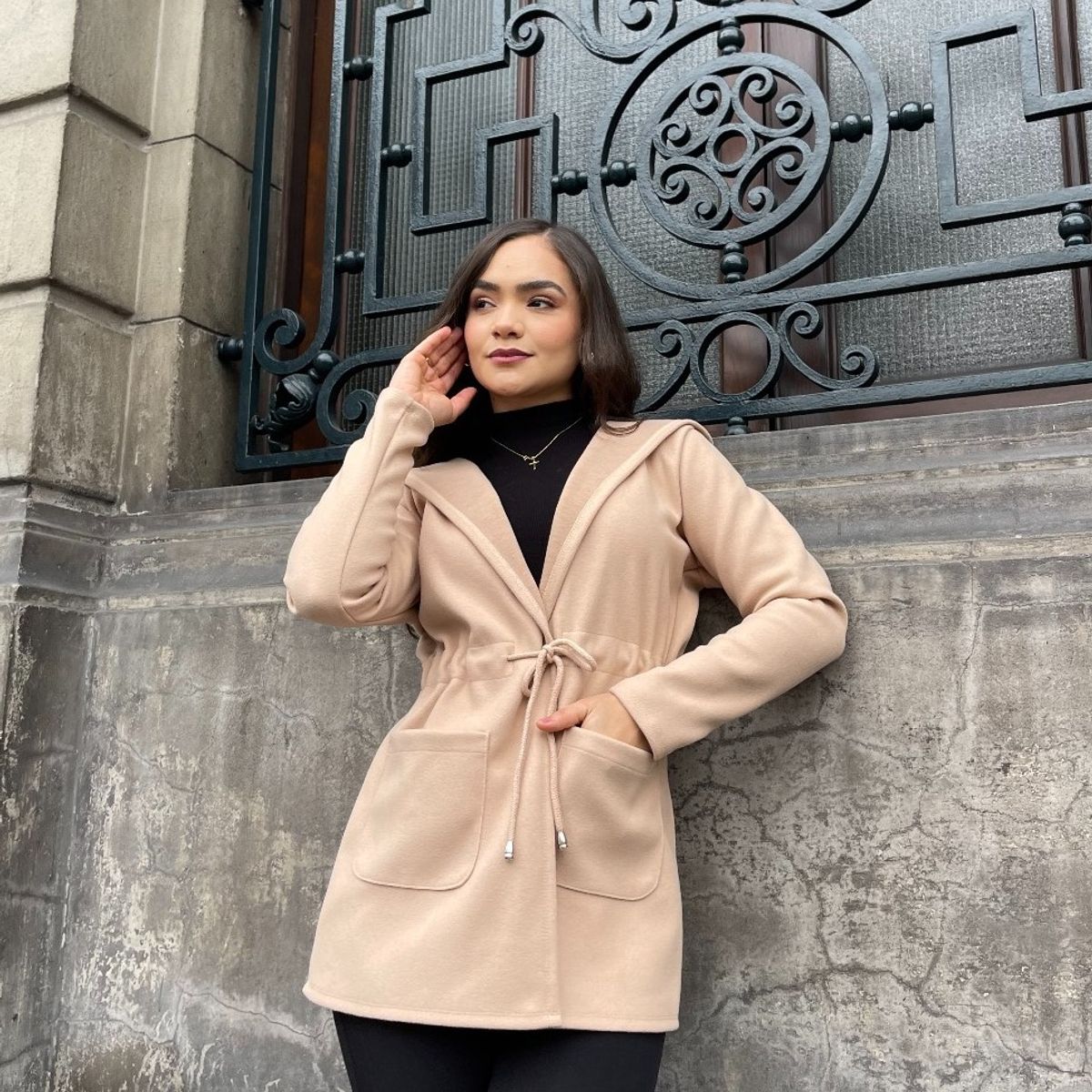 ALLEZ COLLECTION - CAPA CON CAPUCHA  VERSATIL PARA MUJER