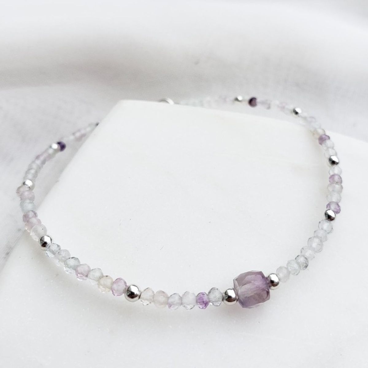 INTUERI - Pulsera de piedra Flourita