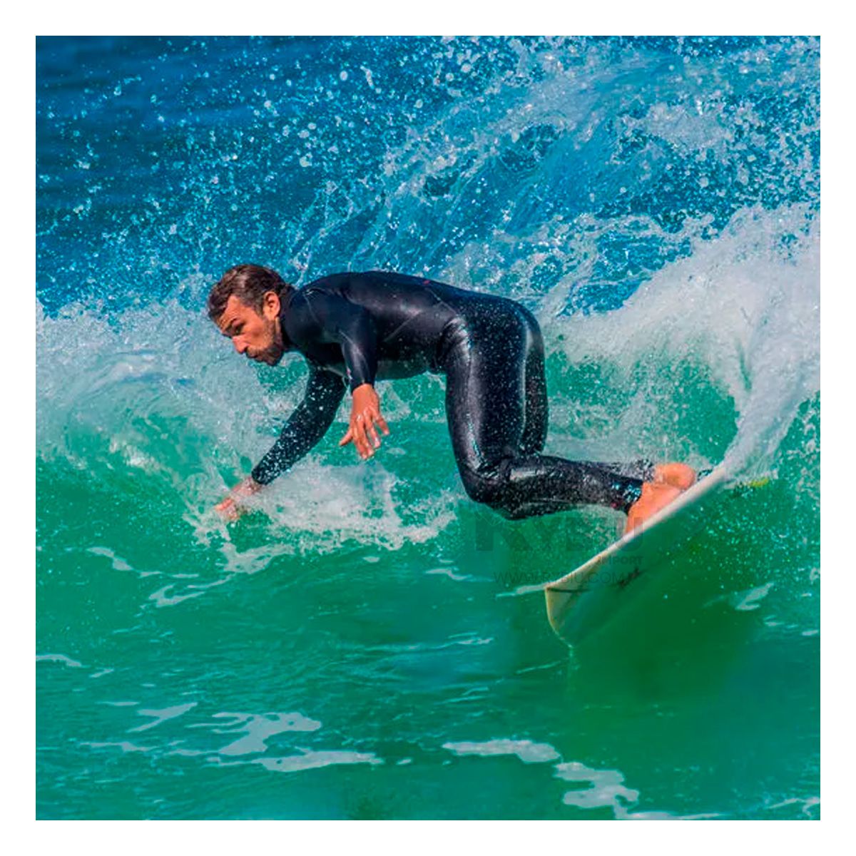 GENERICO - Traje Durable para Surfistas Color Negro Y+Stickers