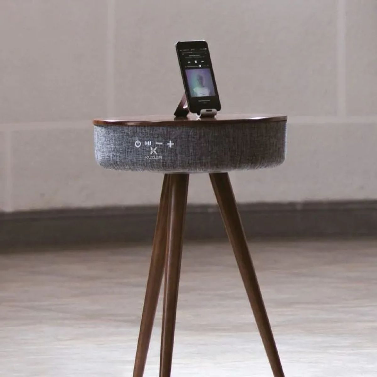 KUZLER - Mesa Decorativa Kuzler Parlante y Carga Inalámbrica