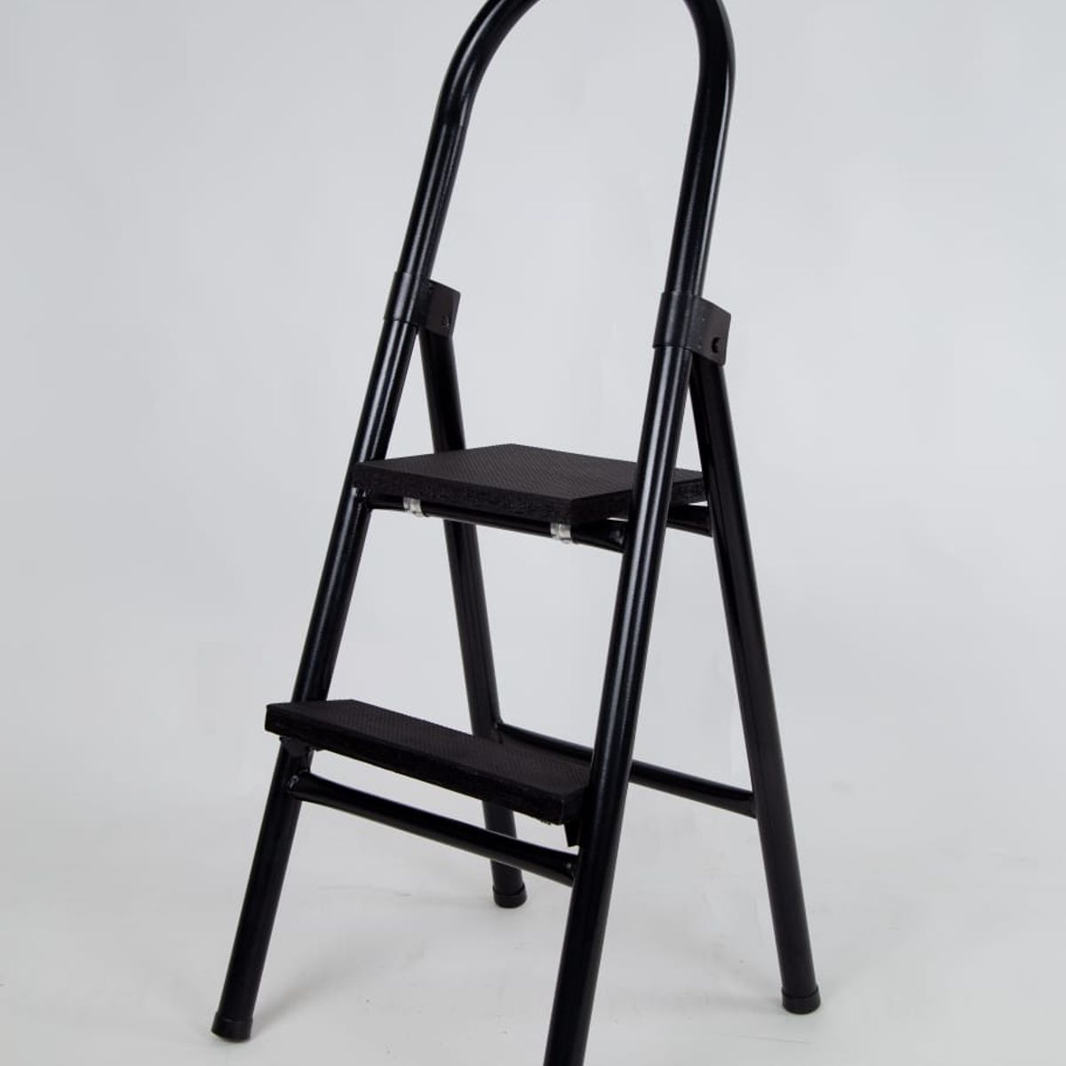 ATAHUALPA - Escalera Metálica de 2 pasos Negro