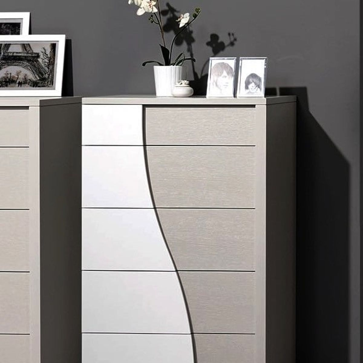 73 EXPERIENCE - Cómoda Nati Color Cava & Blanco 73 Experience