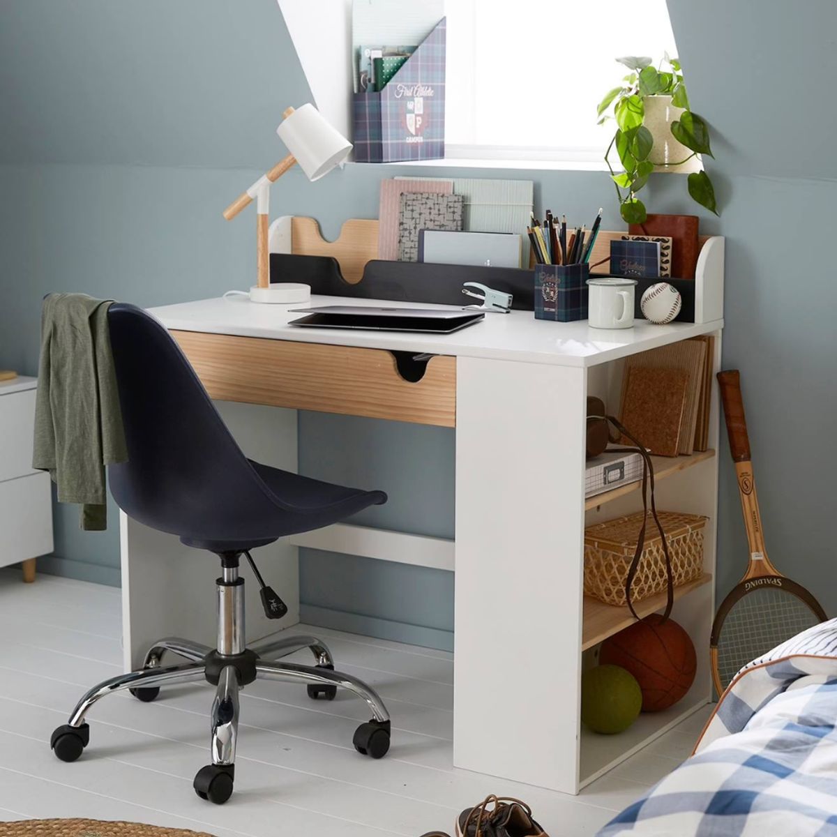 GENERICO - Escritorio Infantil Armado Brahim con Estante Petrox Home