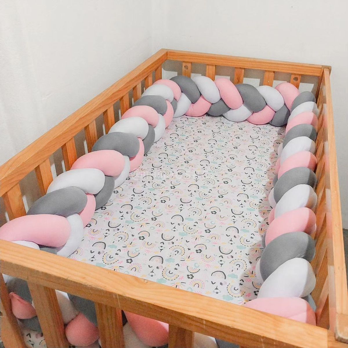 GENERICO - Trenza protector de cuna 3 metros Blanco, plomo y rosado