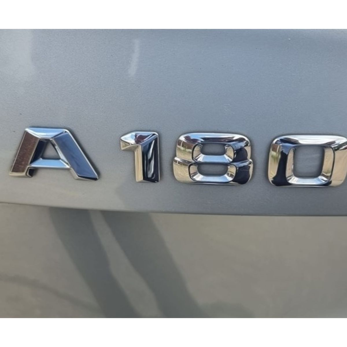 GENERICO - EMBLEMA MERCEDES BENZ A180