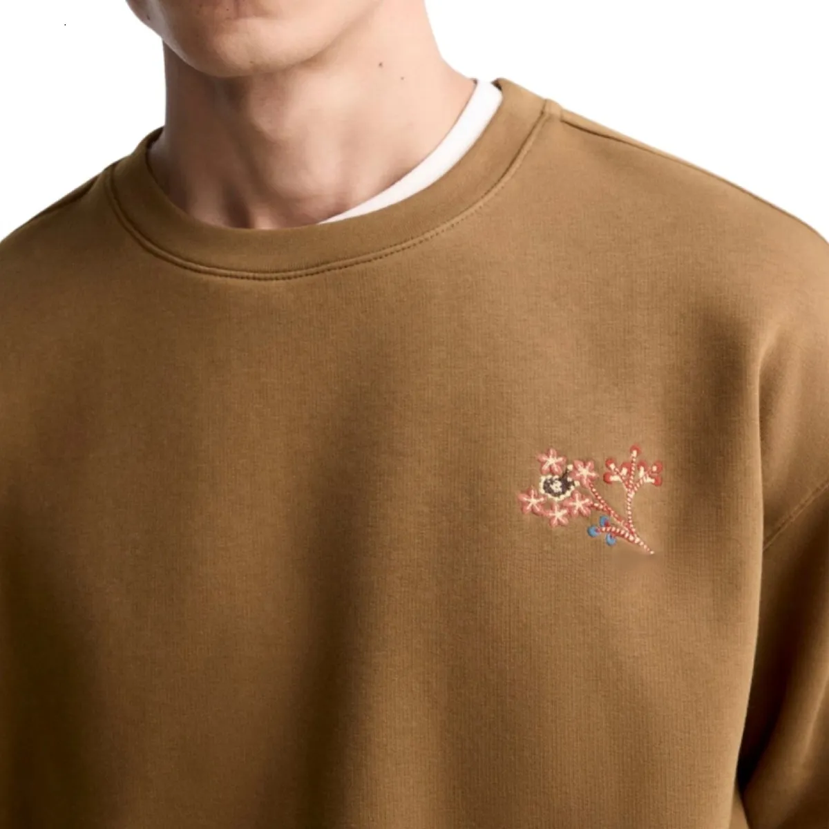 SUI GENERIS - POLERA  ALGODÓN ORGÁNICO HOMBRE-TOFFEE