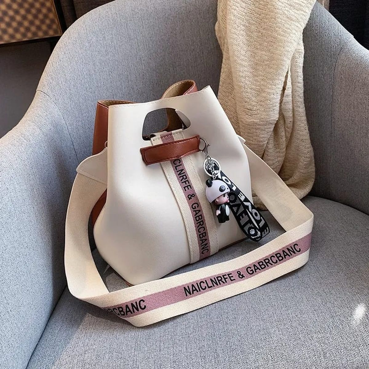 GENERICO - Bolso Colgante Estilo Coreano Con LLavero