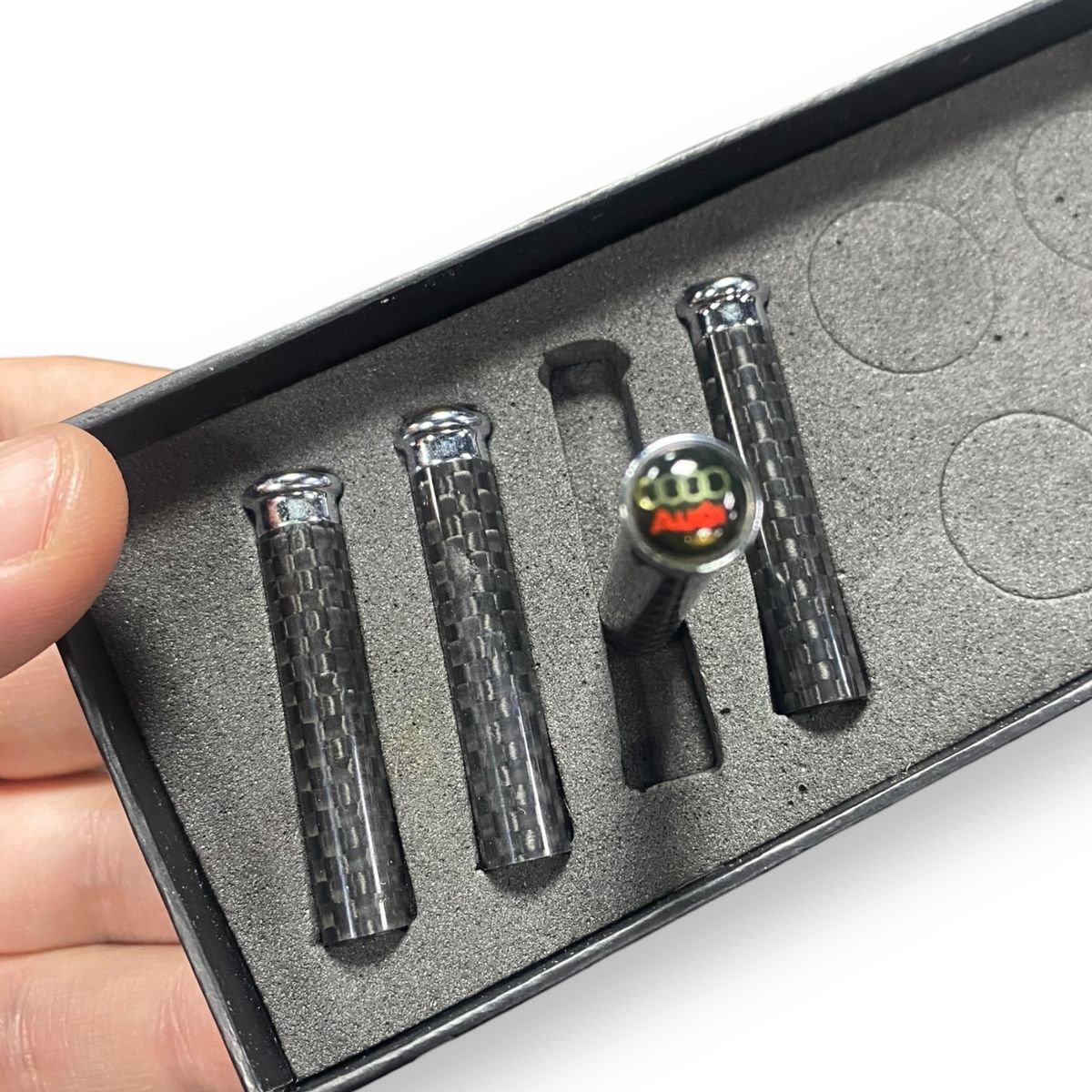 GENERICO - PESTILLOS EN FIBRA DE CARBONO PARA  AUDI