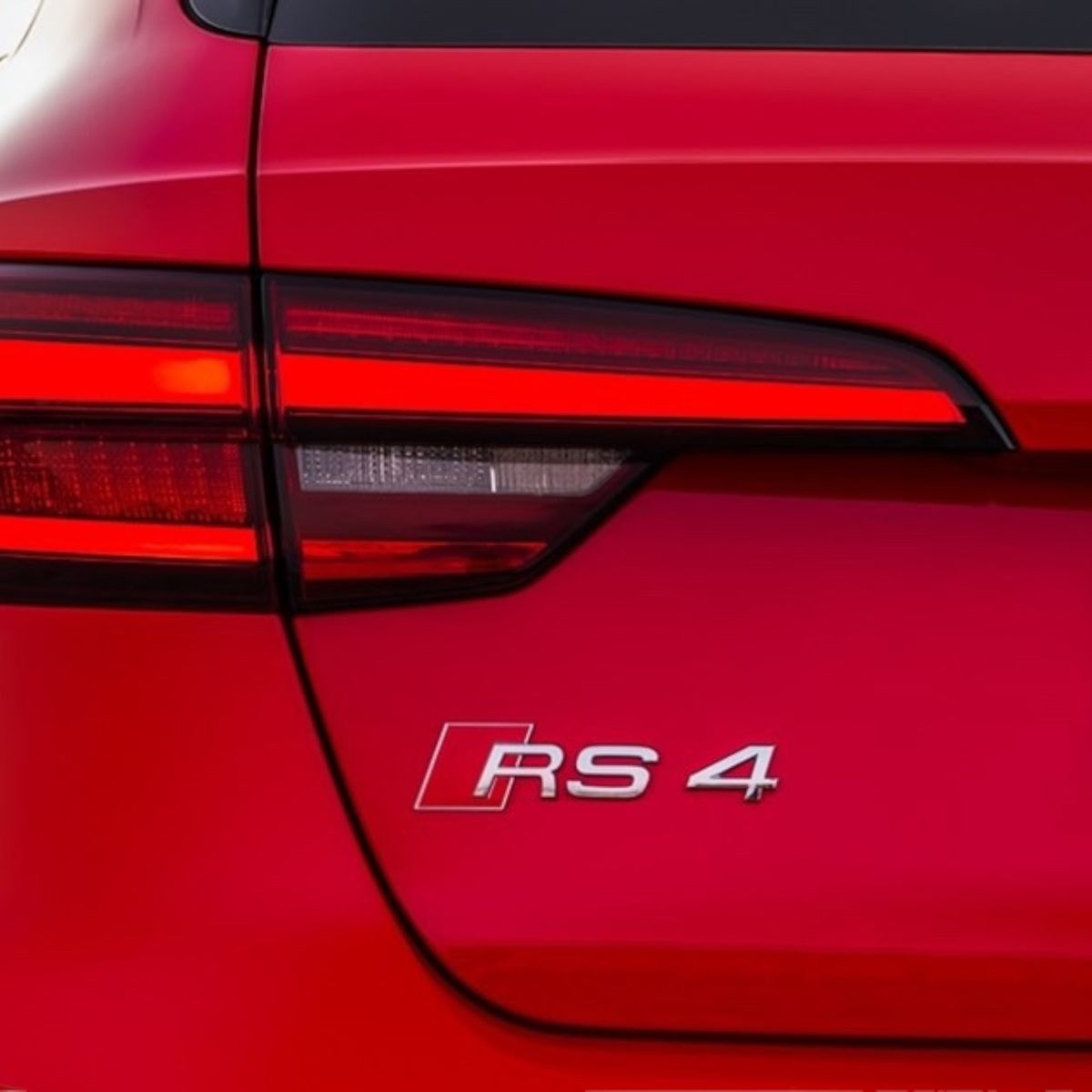 GENERICO - EMBLEMA RS4 AUDI