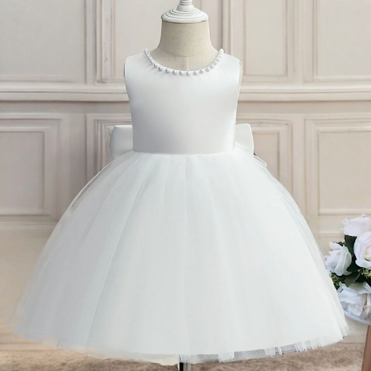 GENERICO - VESTIDO DE NIÑA PARA BAUTISMO CON DETALLES DE PERLITAS