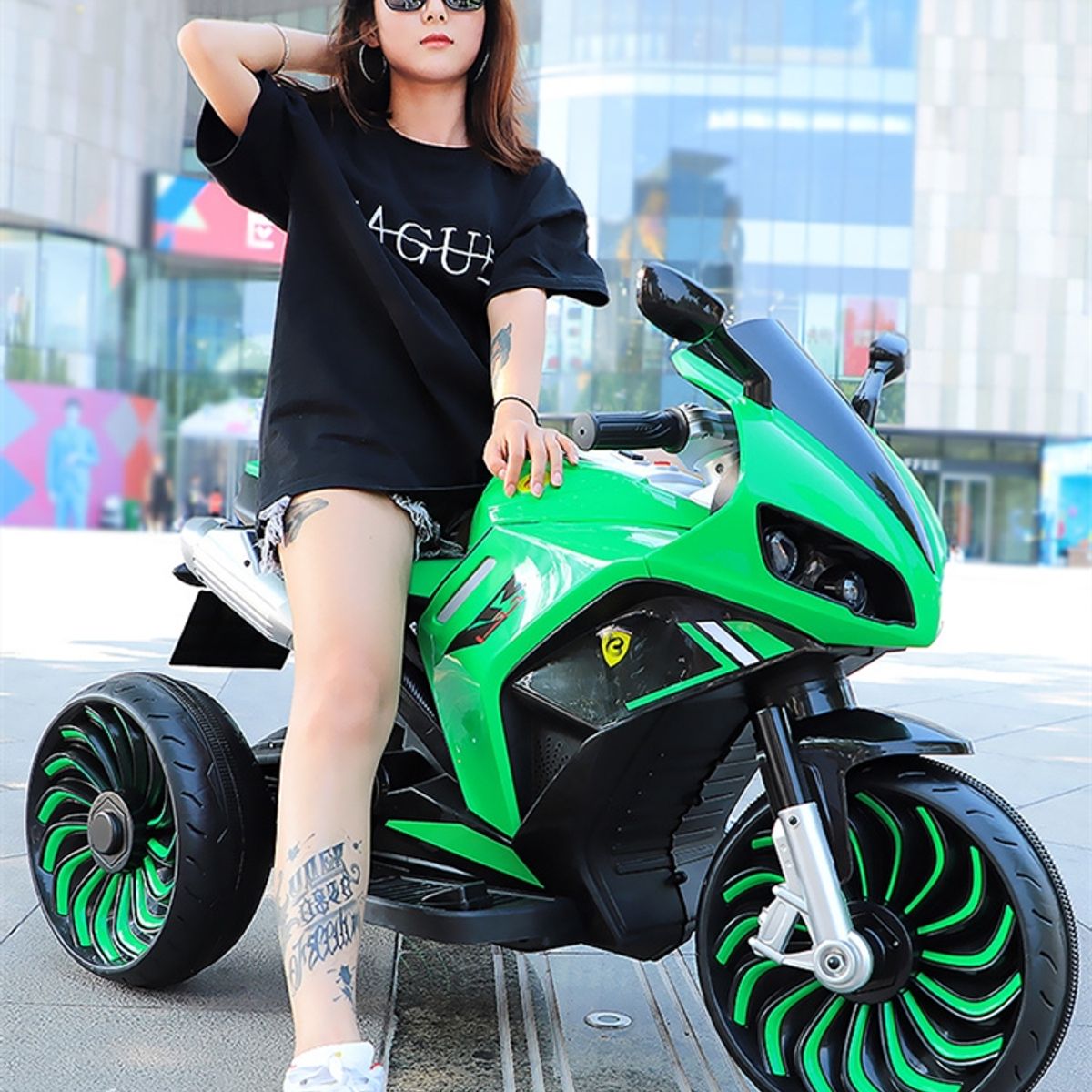 GENERICO - Moto a batería para niños 6V- Bota Humo