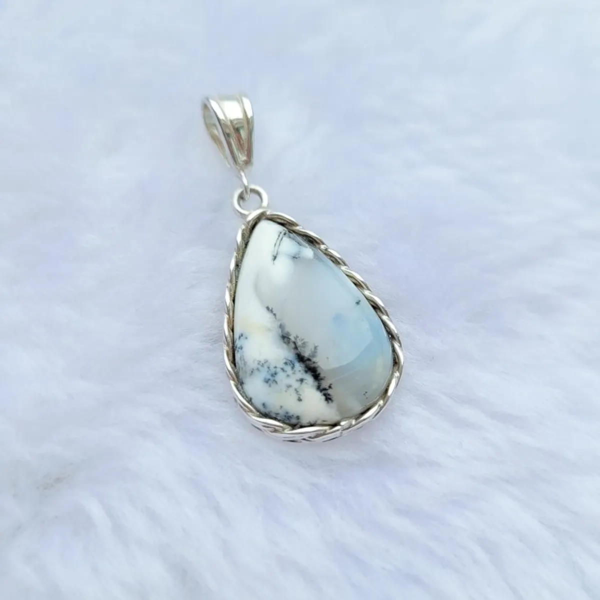 INTUERI - Dije Gota Opalo Merlinita