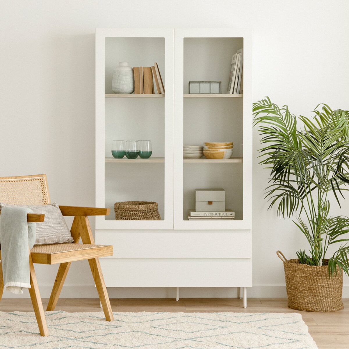 TU MESITA - Vitrina Contemporánea Elly color Blanco 2 cajones TU MESITA