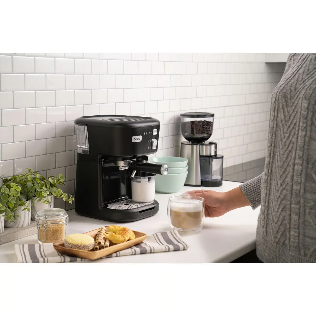 OSTER - Cafetera espresso negra Oster