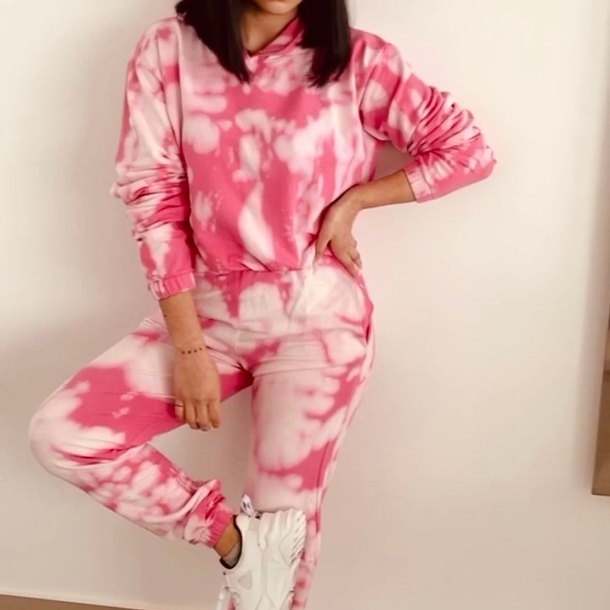 AMA OUTFITTERS - JOGGER TYE DYE FUCSIA