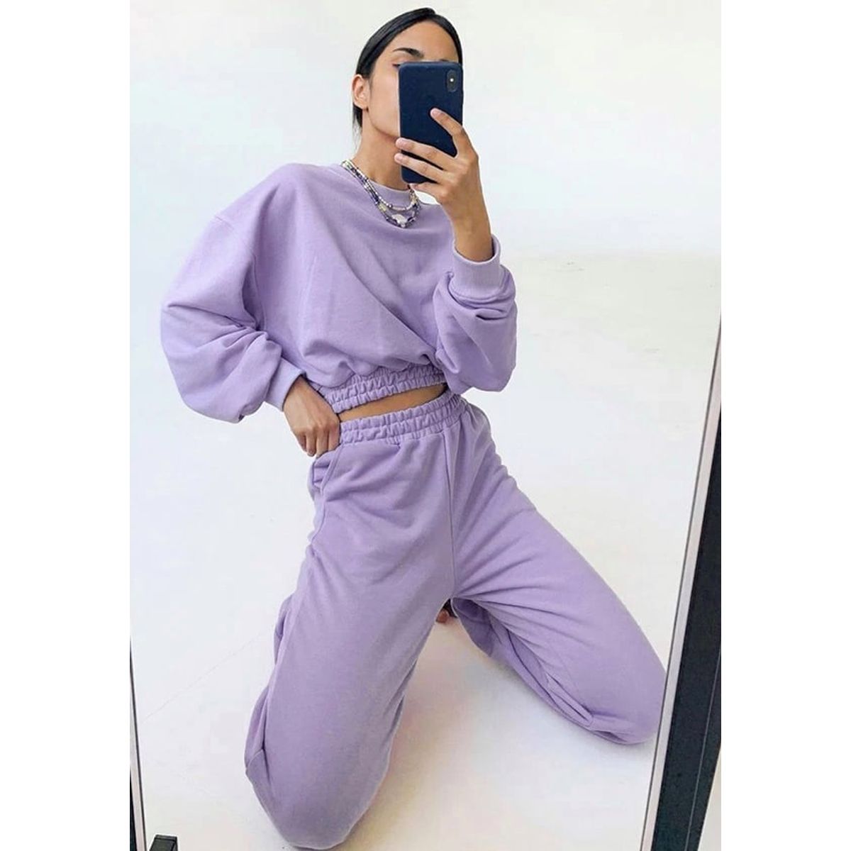 AMA OUTFITTERS - CROP DE FRANELA CON CAPUCHA