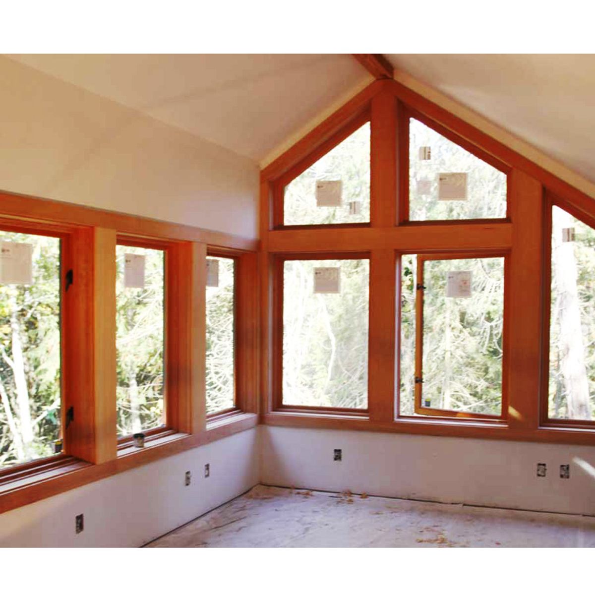 RUST OLEUM - VARATHANE POLIURETANO INTERIOR SATINADO BASE AGUA 1 GALÓN