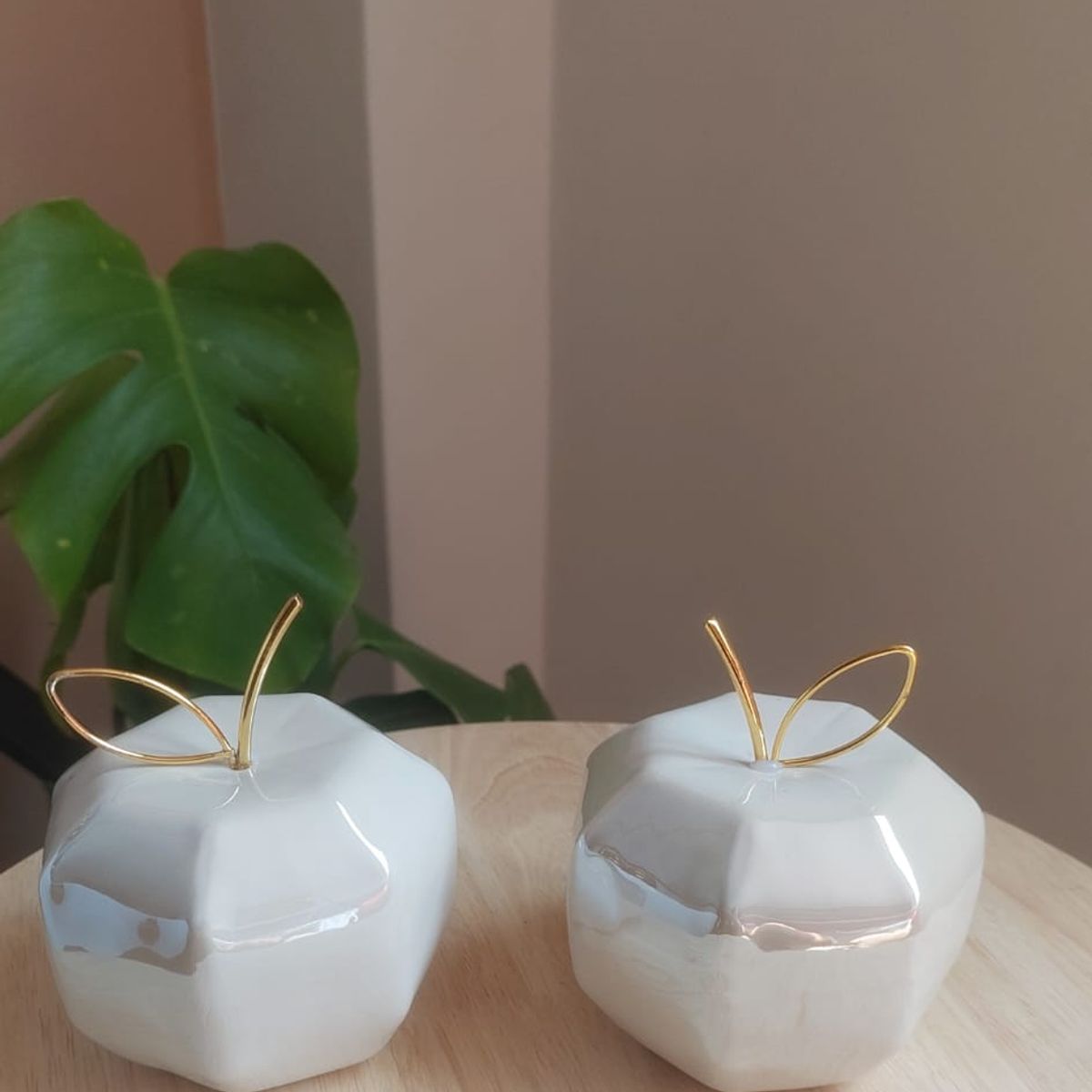 GENERICO - Adorno Set de 2 Manzanas Mágicas