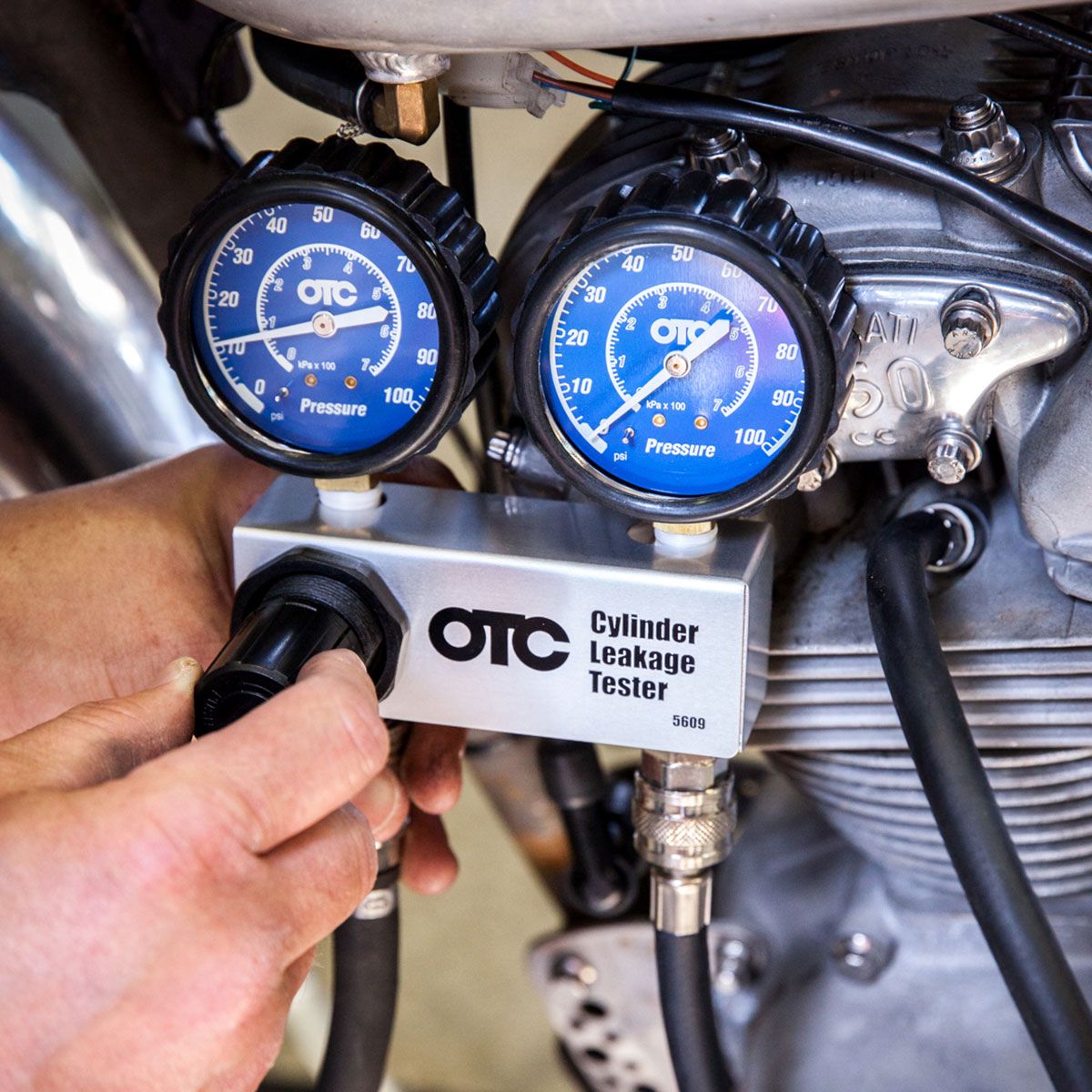 OTC - Comprobador de fugas de compresión 5609 OTC