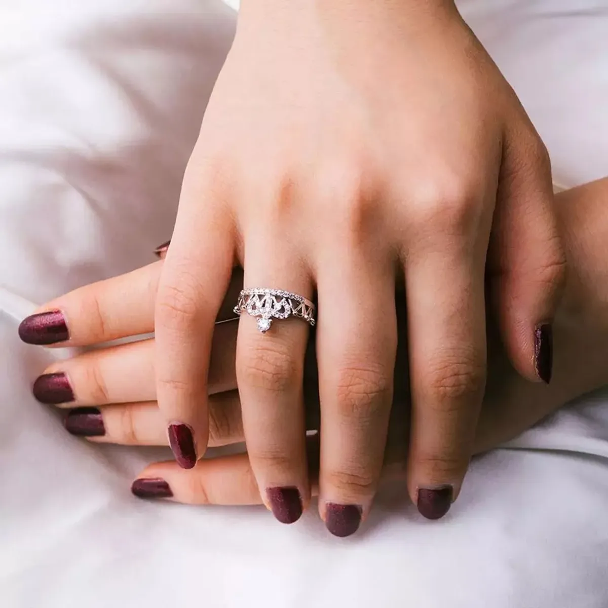 LA TIENDA 88 JOYAS Y ACCESORIOS - La Tienda 88 - Anillo Mujer Corona de Princesa Bañado Oro 18k - Blanco