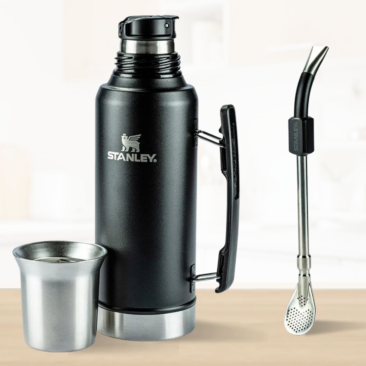 STANLEY - Termo de Bebida Mate System Stanley 1.2 L + Bombilla Negro