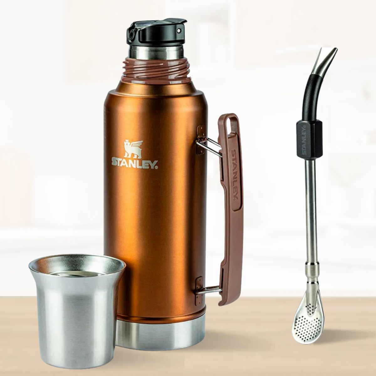 STANLEY - Termo de Bebida Mate System Dorado Stanley 1.2 L + Bombilla Negro