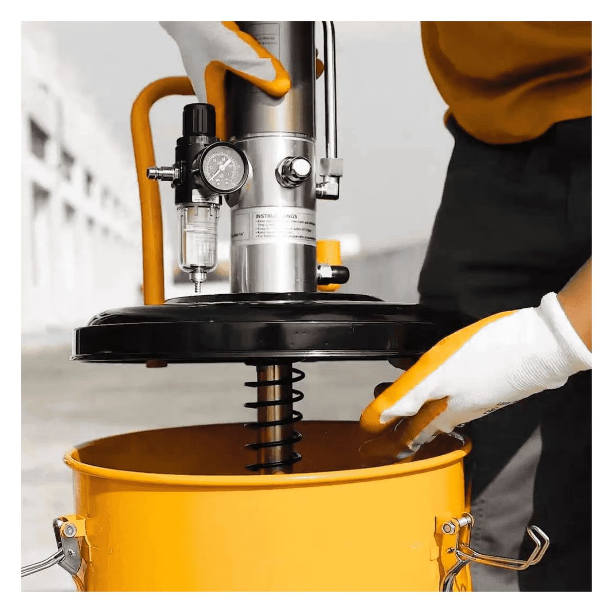 INGCO TOOLS - Engrasadora neumatica 30 litros industrial Ingco