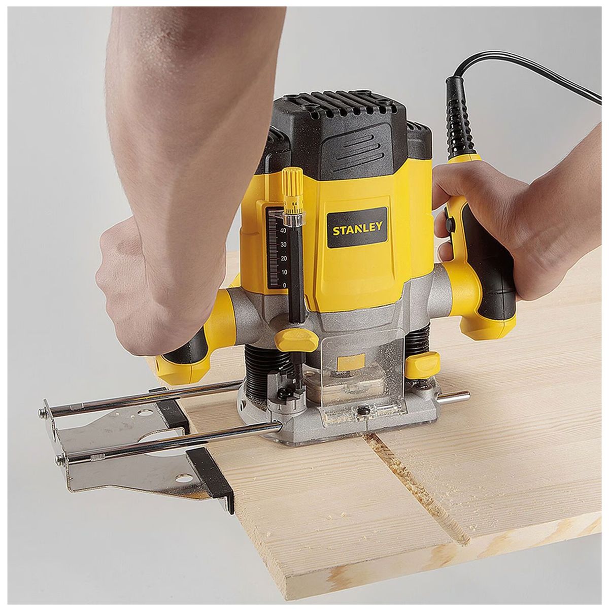 STANLEY - Fresadora Ruteadora Eléctrica 1200 W + 6 Fresas SRR1200 Stanley