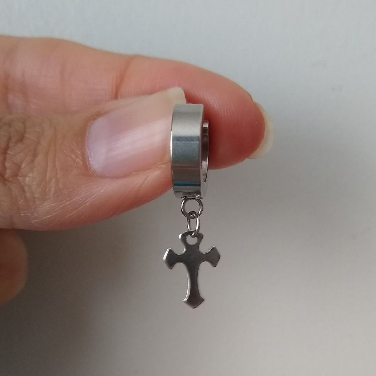 GENERICO - Arete piercing solitario colgante cruz plateado modelo puntas