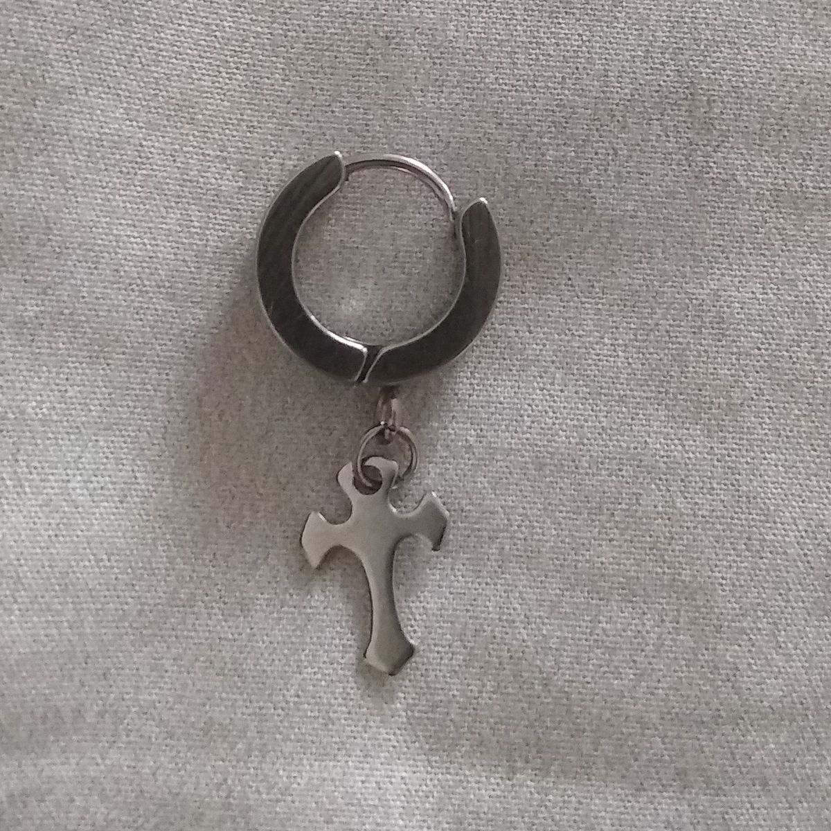 GENERICO - Arete piercing solitario colgante cruz plateado modelo puntas