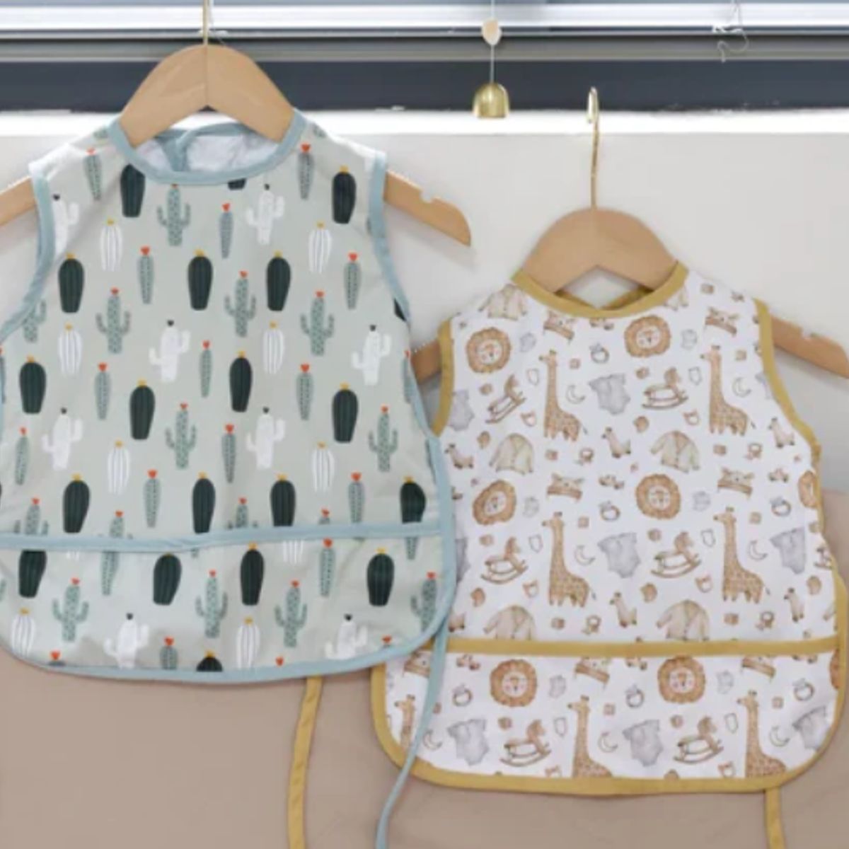 GENERICO - Babero impermeable sin mangas de 0 a 5 años con bolsillo