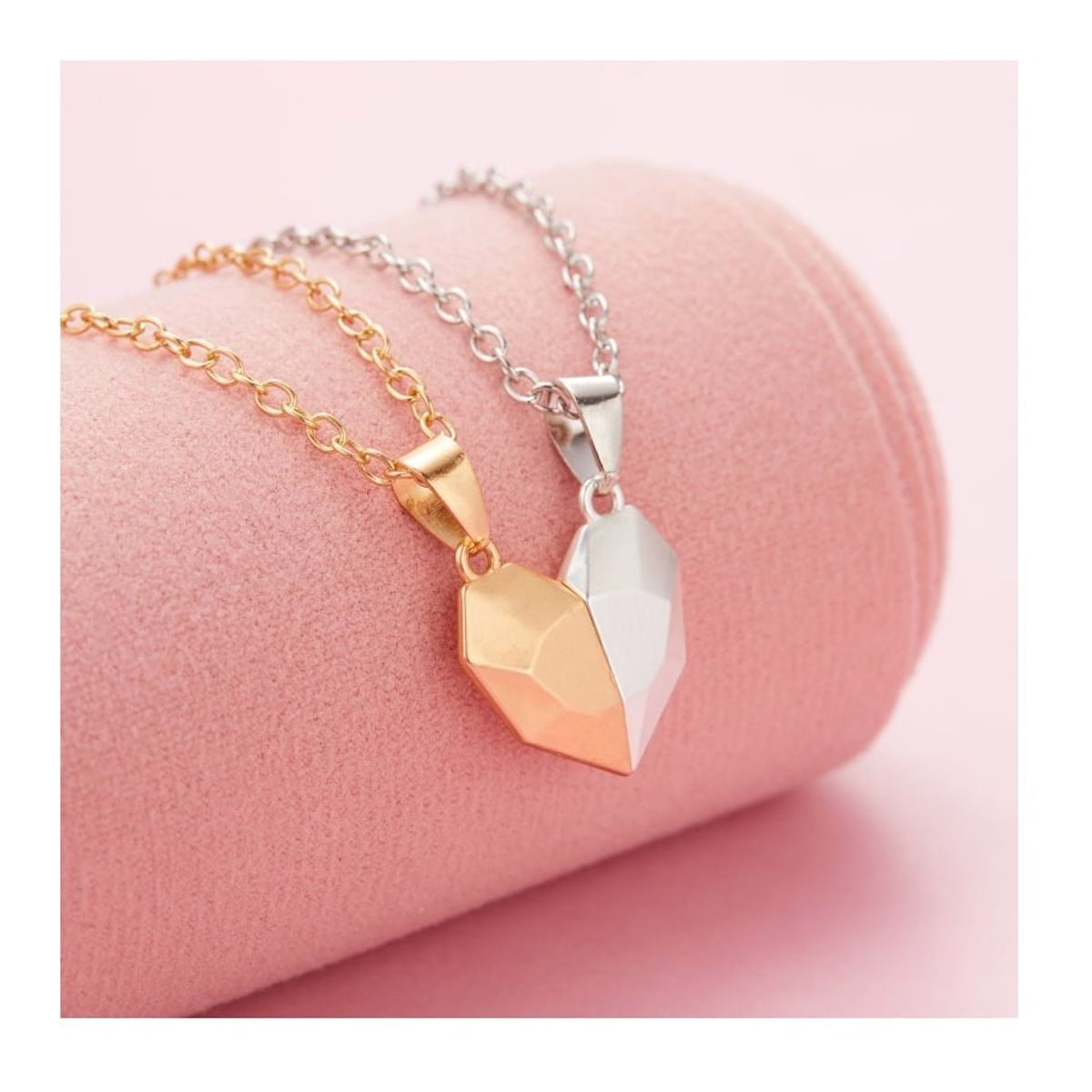 GENERICO - Collar doble corazón dorado y plateado con imán para parejas