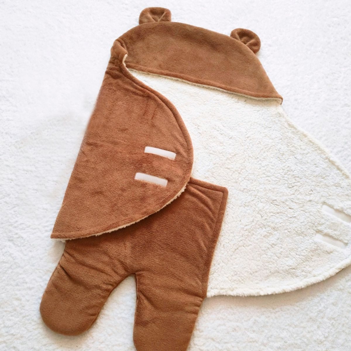 BE CRAFTY - Saco de Dormir Sleeping Envolvente de Oso Bebé 6-12M Beige