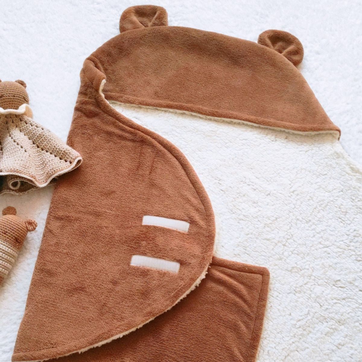 BE CRAFTY - Saco de Dormir Sleeping Envolvente de Oso Bebé 6-12M Beige