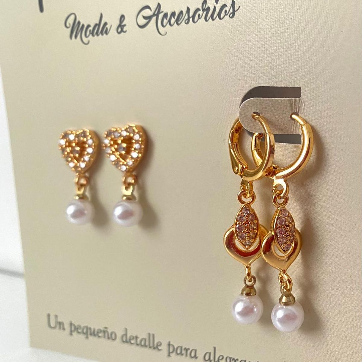 GENERICO - Set de aretes por 2 unidades modelo dulces corazones