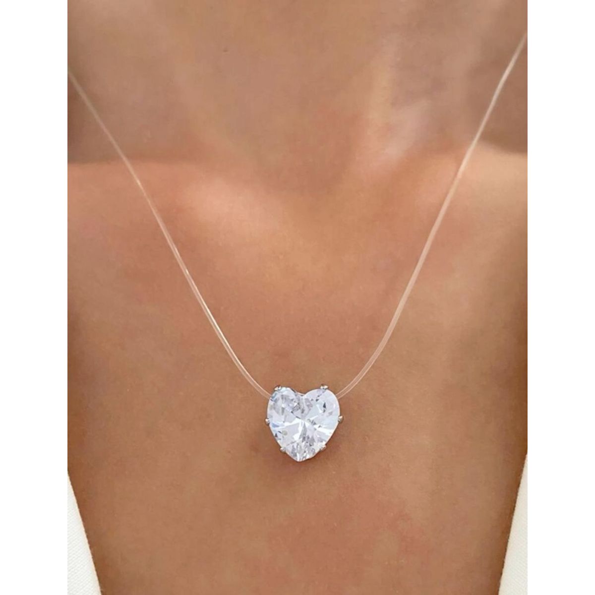 GENERICO - Collar dorado  con piedra circonita  corazon cadena de pescar.