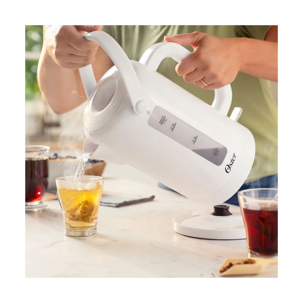 OSTER - Hervidor Oster de 35L Eléctrico BVSTKT35W Blanco