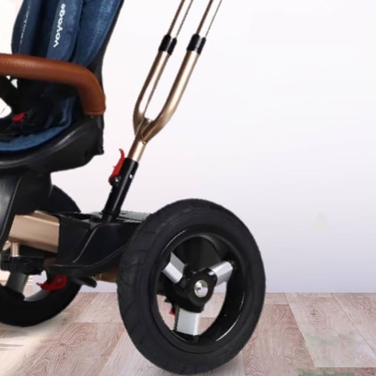 VOYAGE - Triciclo Guiador para Niños Usb y Bluetooh «LAURENT» Blue