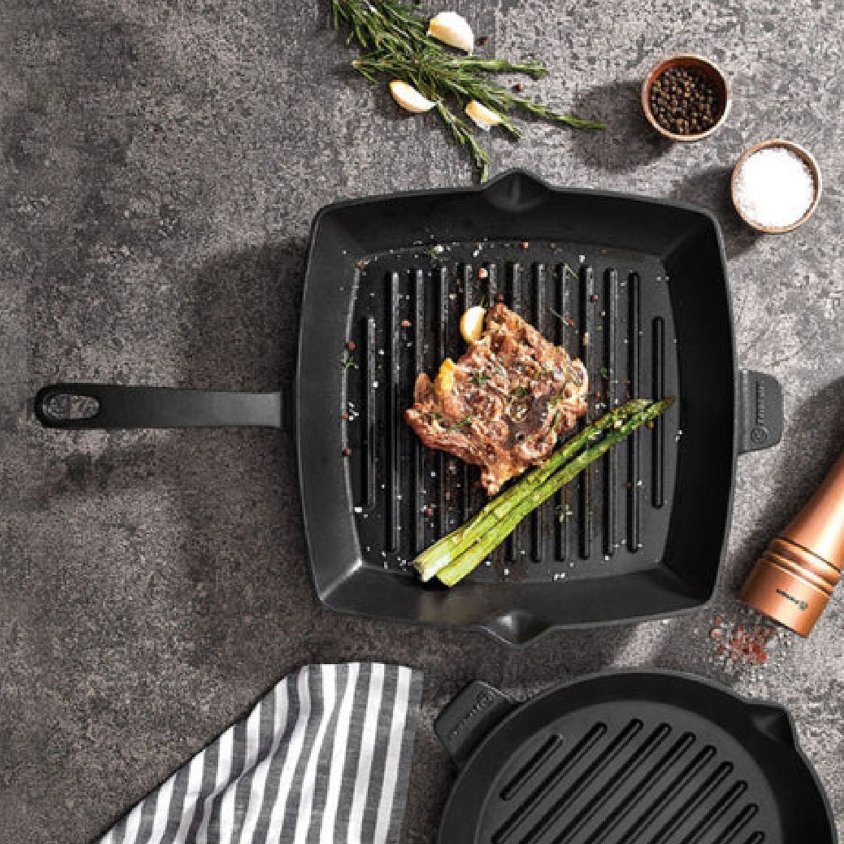 KORKMAZ - Sarten Casta Red 26x26 cm Korkmaz