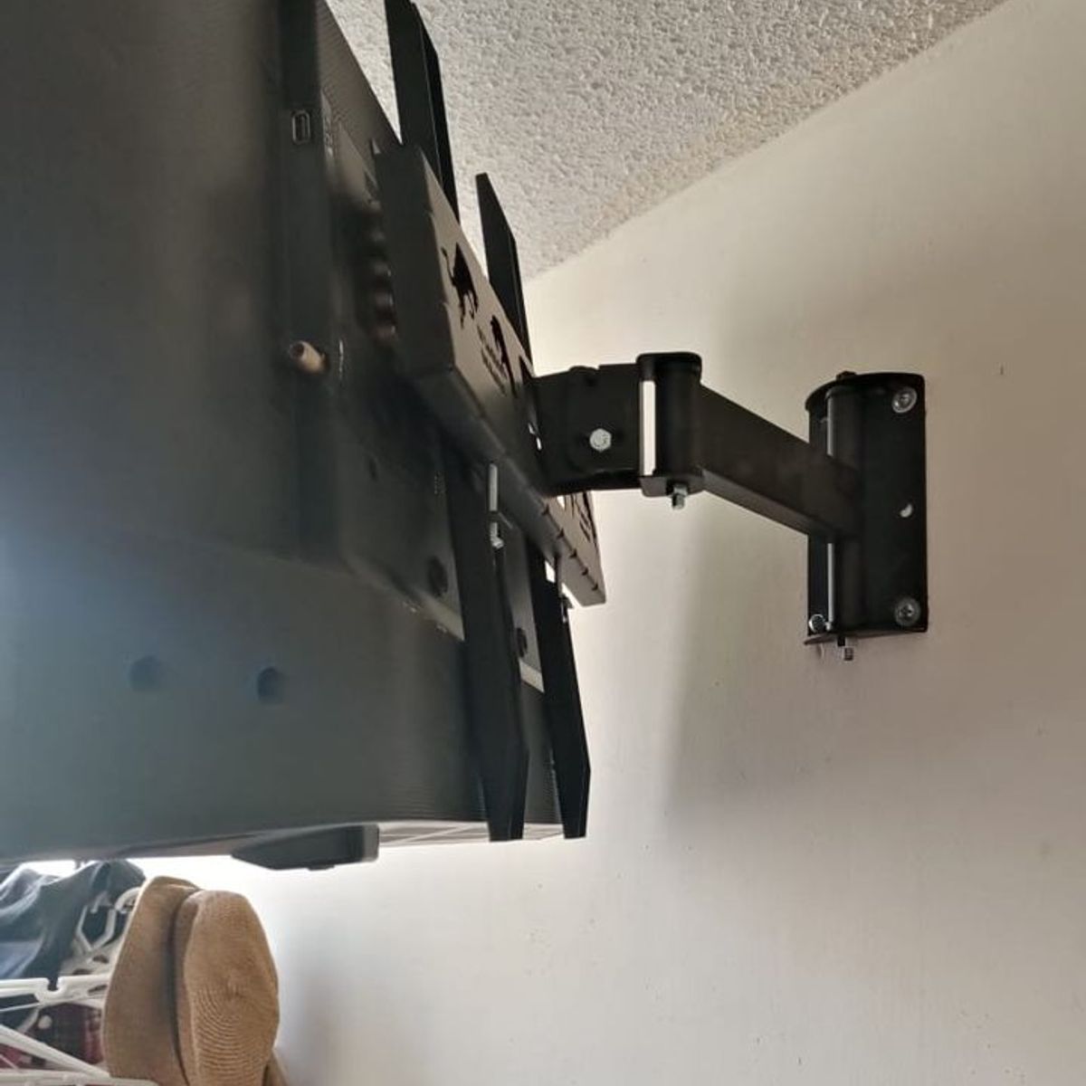 NACIONAL - RACK DE UN BRAZO MOVIL PARA TV 32 A 65