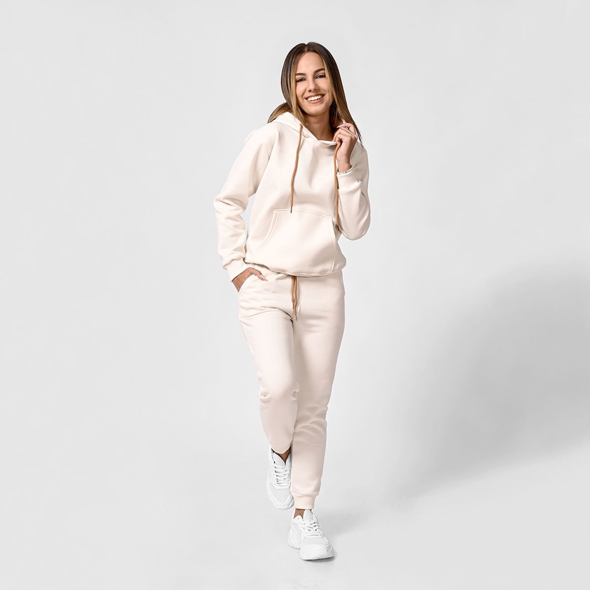 GENERICO - conjunto buzo jogger y polera para mujer crema Arcoi
