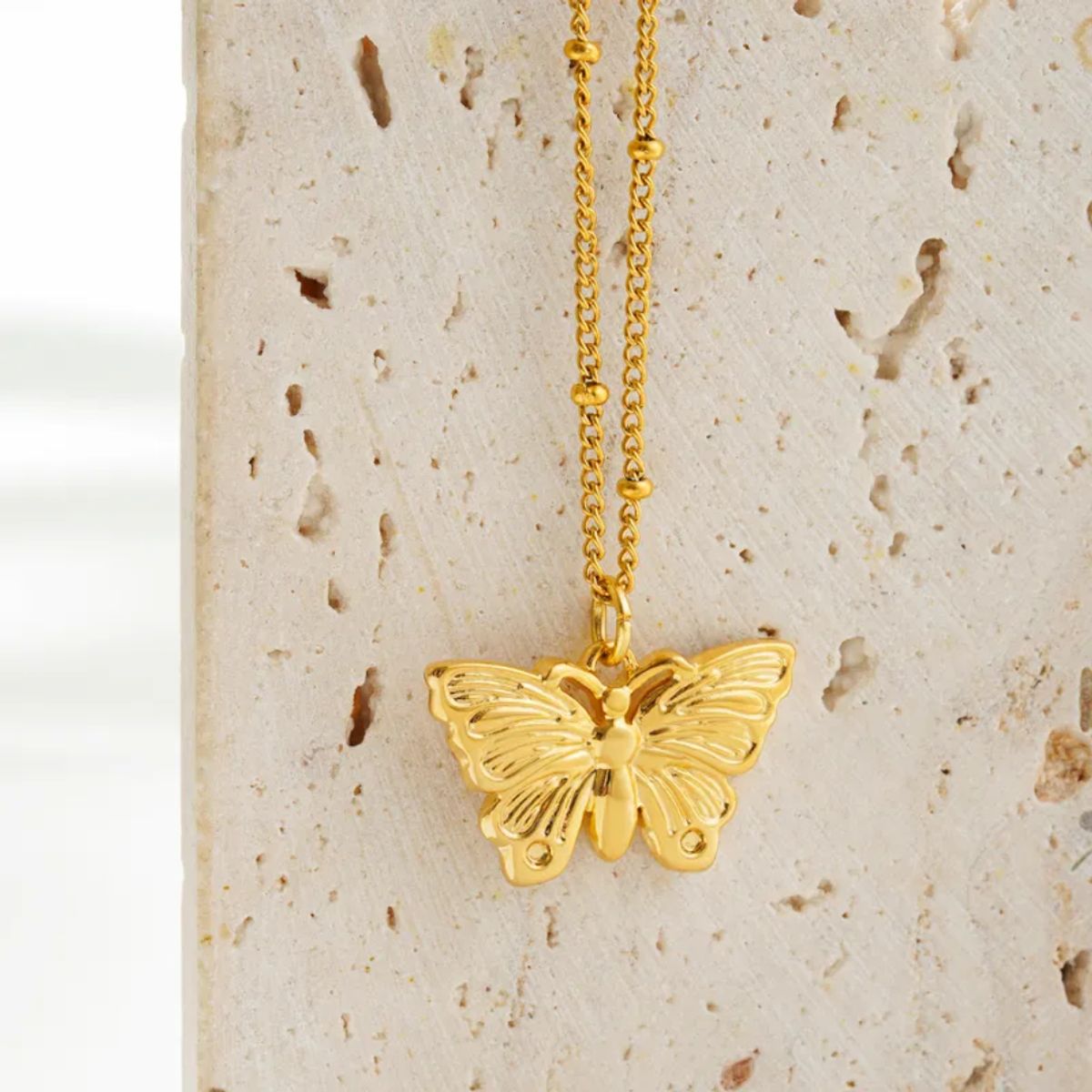 GENERICO - Collar para Mujer de Estilo Clásico Mariposa en Acero Inoxidable 304