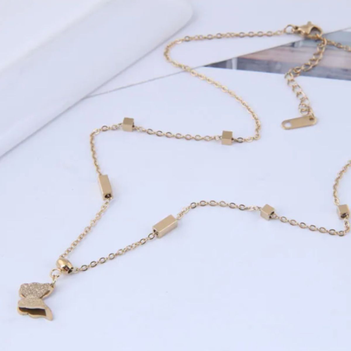 GENERICO - Collar para Mujer de Mariposa en Acero de Titanio de Una Sola Capa