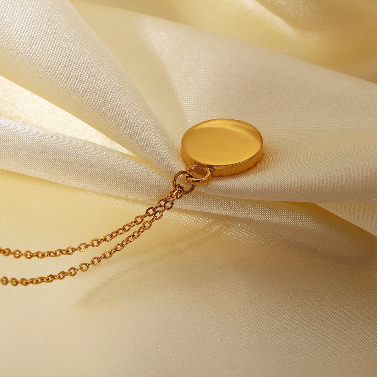 GENERICO - Collar para Mujer con Diseño de Luna y Sol en Acero Inoxidable