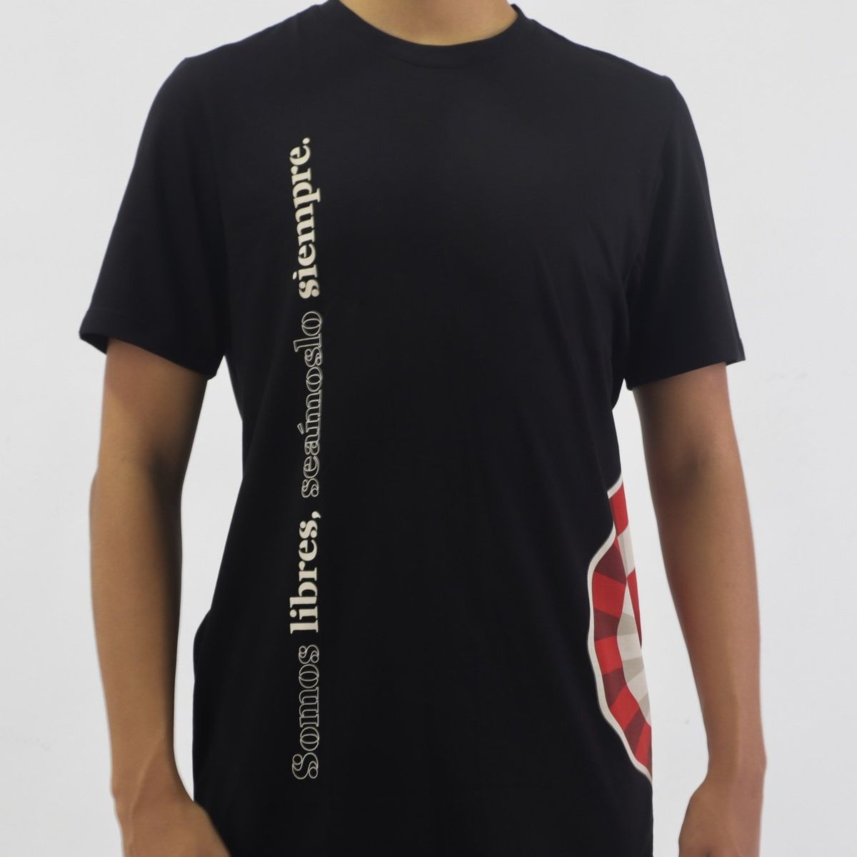 NUESTRO - Polo Fiestas Patrias Escarapela Perú